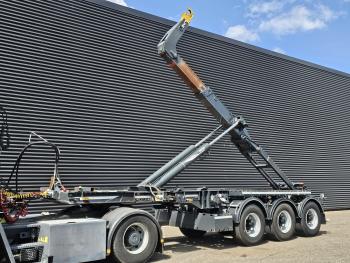 ABROLLKIPPER / 25T HOOKLIFT / LIFT AXLE